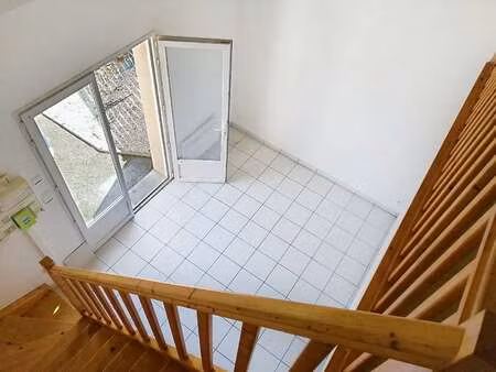 location maison à la roche-sur-yon le bourg sous la roche (85000) : à louer / 30m² la roch