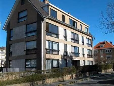 base annuelle - appartement 2 pièces avec garage