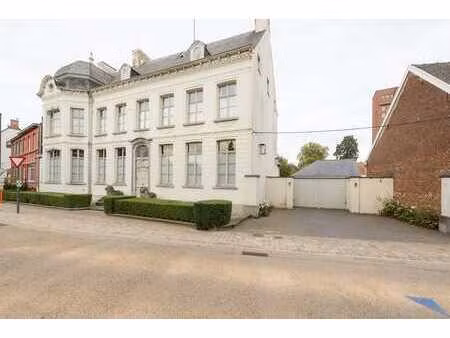 prachtig herenhuis te aarsele.