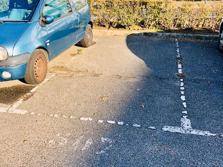 deuil la barre - place de parking extérieur !