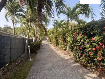 location villa 5 pièces 123.84 m² à le francois (97240)  2 412 €