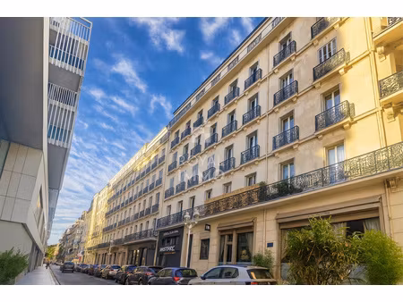 à vendre t2 de 61 m2 immeuble haussmannien idéal inves