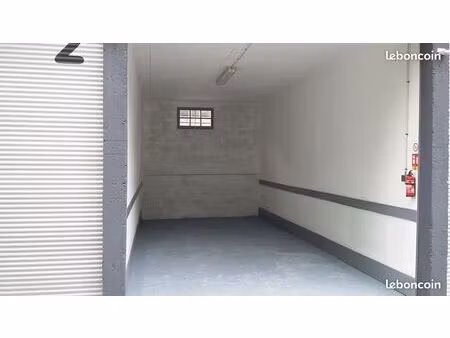 garde meubles  stockage  box  garage