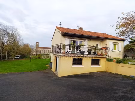 vente maison à vernoux-en-gâtine (79240) : à vendre / 120m² vernoux-en-gâtine