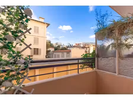 cannes - appartement 2p +balcon rénové