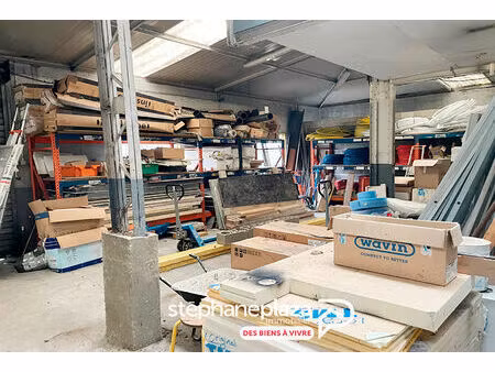 local commercial grand couronne 450 m²