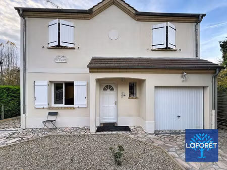 maison baulne 7 pièce(s) 135 m2   720m² de terrain avec piscine