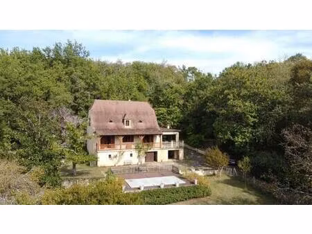 les eyzies - maison périgourdine à vendre de 3 chambres au milieu de sa clairière sans auc