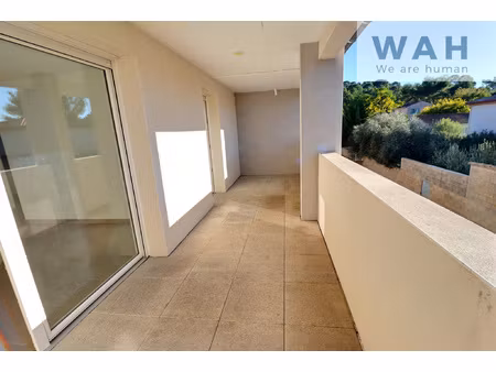 appartement 43m2 2 pieces avec loggia 14m2 et 1 parking à 30