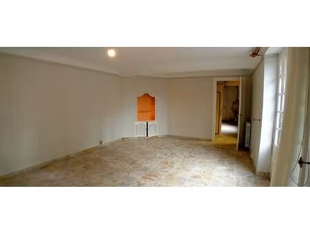 maison de village familiale – travaux à prévoir