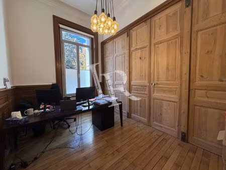 local professionnel proche jardin henri vinay