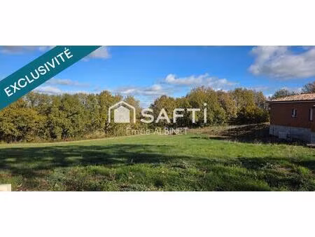 terrain constructible de 1285 m²
