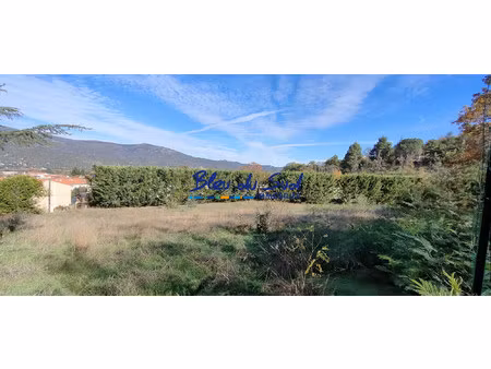 beau et grand terrain avec permis de construire