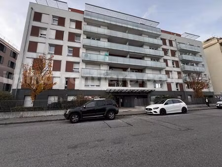 place de parking en sous-sol dans une copropriété