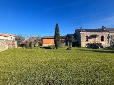 vente maison 5 pièces 110 m² à la rochefoucauld (16110)  109 000 €