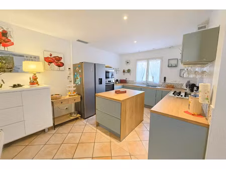 maison à vendre sainte livrade sur lot 6 pièce(s) 208m2 374 500€