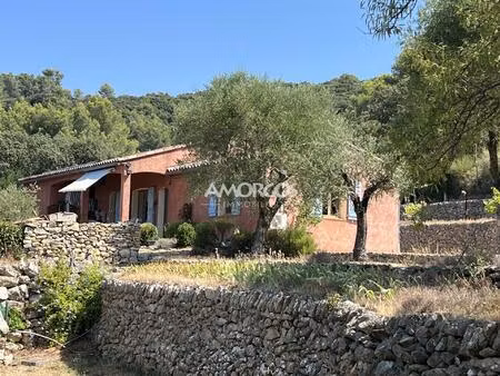 villa de plain pied sur plus de 2ha de terrain clos