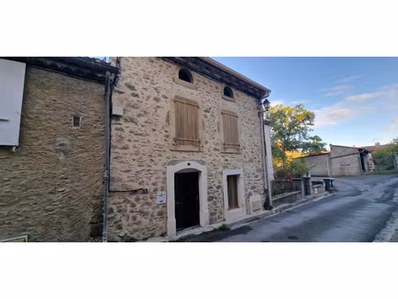 maison 4 pièces a agencer de 110 m² et cour 20m²