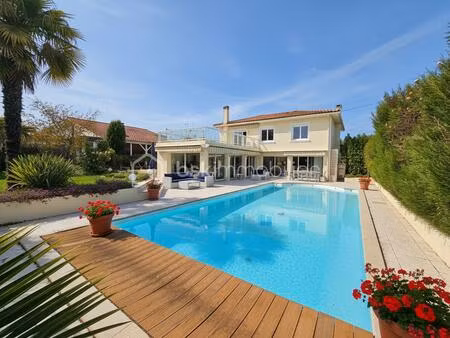 maison de ville de 145 m² à garlin