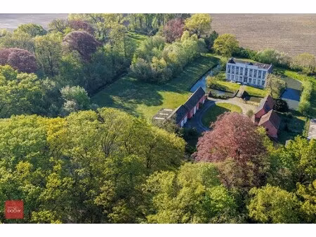 omwald kasteeldomein op ca. 4 4ha