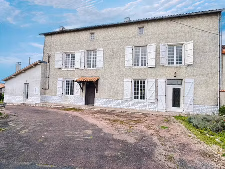 vente maison 11 pièces 216 m² la magdeleine (16240)