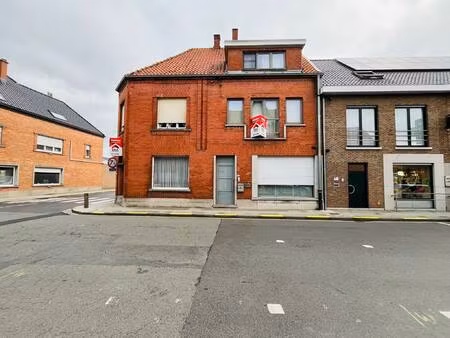 commercieel te koop in wevelgem met 2 slaapkamers