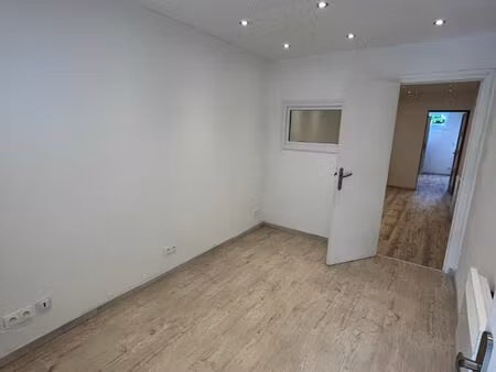 location local commercial