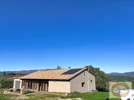 maison de campagne bioclimatique avec vue dominante et panoramiq