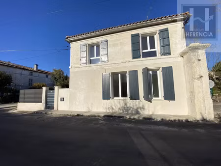 vente maison 4 pièces 128.07 m² à sireuil (16440)  286 000 €