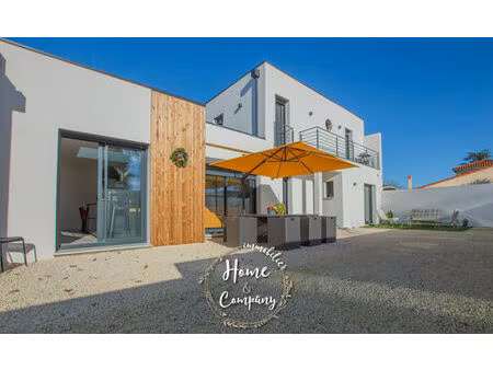 vente maison 4 pièces 123m2 saint-sulpice-de-royan 17200 - 571400 € - surface privée