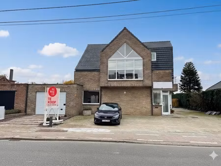 commercieel te koop in sint-gillis-waas met 2 slaapkamers