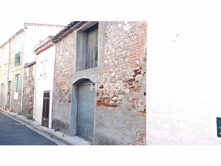 ancien local d'activité viticole à vendre - fort potentiel dans le vieux village de bages