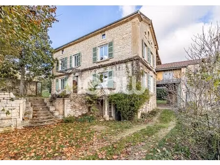 belle bâtisse en pierres du xixe siècle à rénover