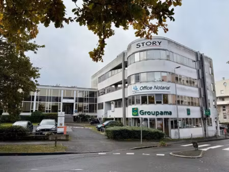 bureau à louer - 91 - réze / place du 8 mai