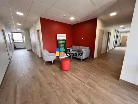 ? à vendre – bâtiment de bureaux neuf – saint-saturnin