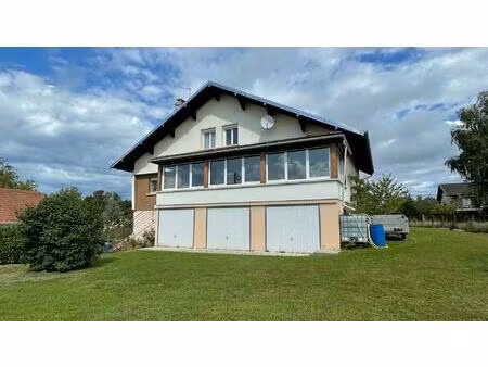 maison spacieuse traditionnelle 7 pieces 3000 m² terrain dasle 25230