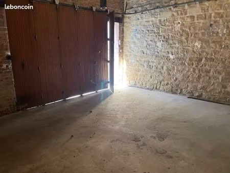 loue local de stockage