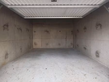 grand garage 23 m2 à borgo