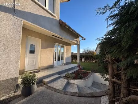 maison à carbonat avec 5 grandes chambres