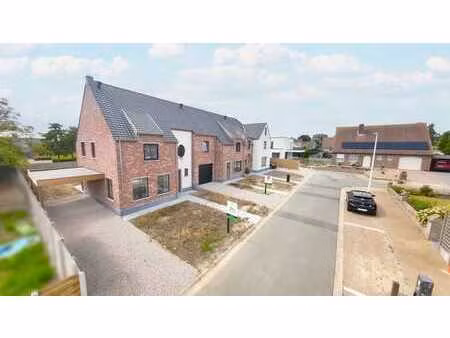 kantwerk  woning in landelijke stijl