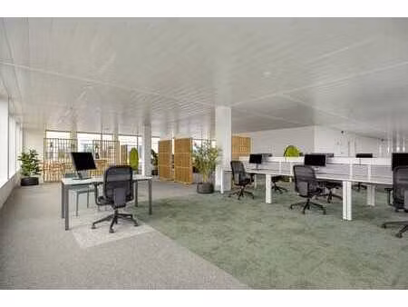 bureaux récemment construits (à partir d'environ 600 m²) à v