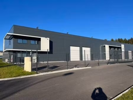 local d'activités à louer