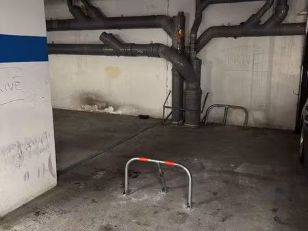 à louer : place de parking