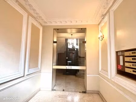 local pro 98m2 libération garnier