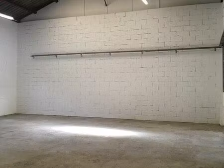 local 210 m² mouans-sartoux