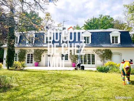 propriété 7 pièces 244 m²