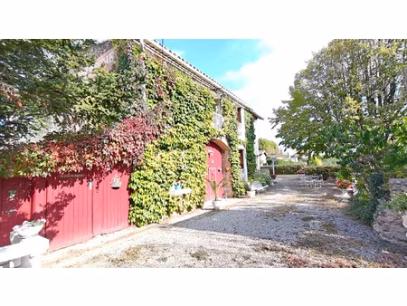 propriété axe limoux carcassonne dans un village avec commod