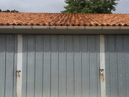 à louer garage chasseneuil sur bonnieure plein centre