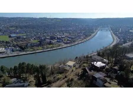 terrain sur les hauteurs de huy !