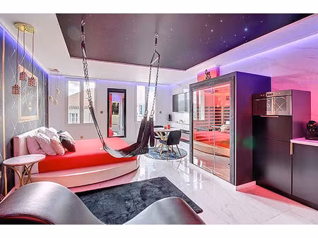 à vendre à callas - love room de 40 m²